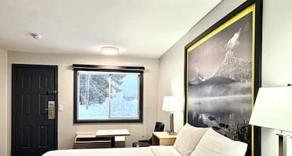 Super 8 by Wyndham Clearwater BC