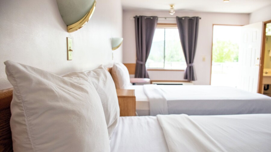 Super 8 by Wyndham Clearwater BC