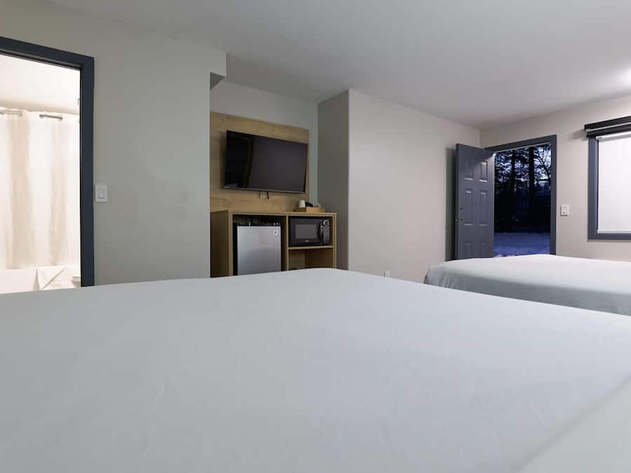 Iron/ironing board, rollaway beds, free WiFi, bed sheets