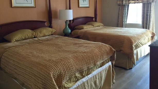 Queen Double Room | View from room - Pelican Inn and Suites (Toms River)