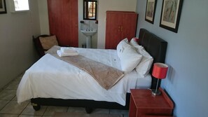 1 室のベッドルーム、デスク、アイロン / アイロン台、WiFi