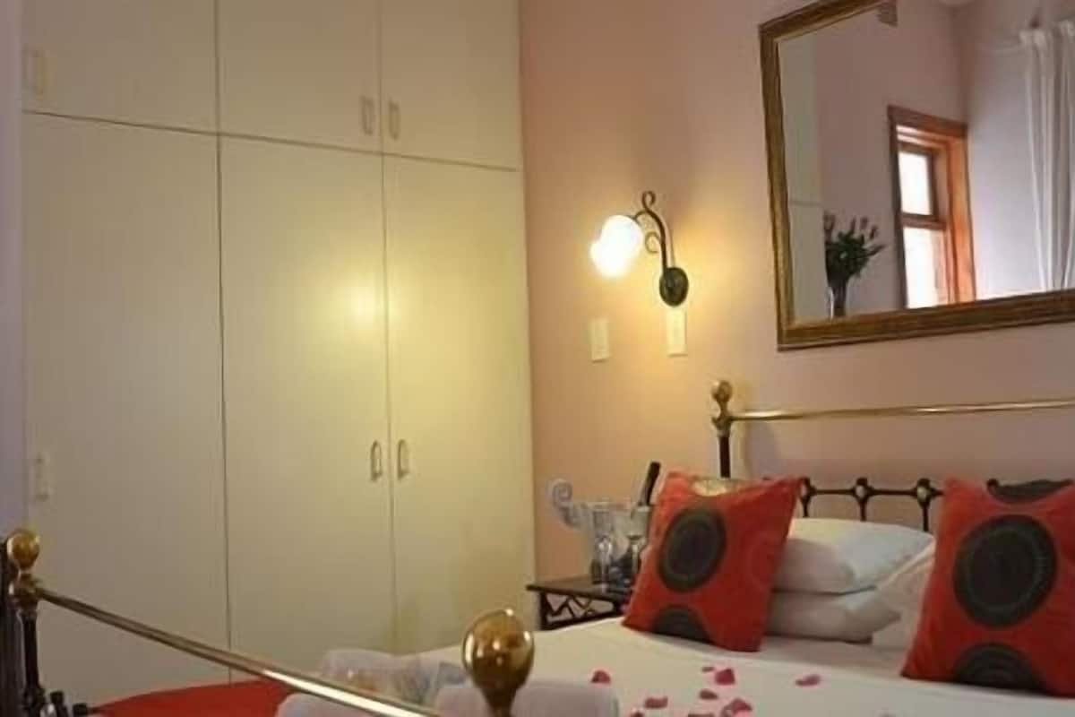 Double Room | 1 bedroom, desk, iron/ironing board, WiFi