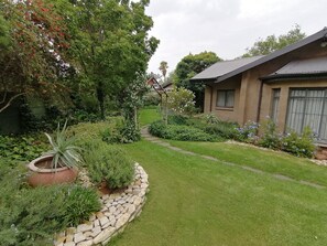 Garden - Dias Guest House (Bloemfontein)