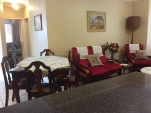 TV - Galileo Holiday Apartment (Cape Town)