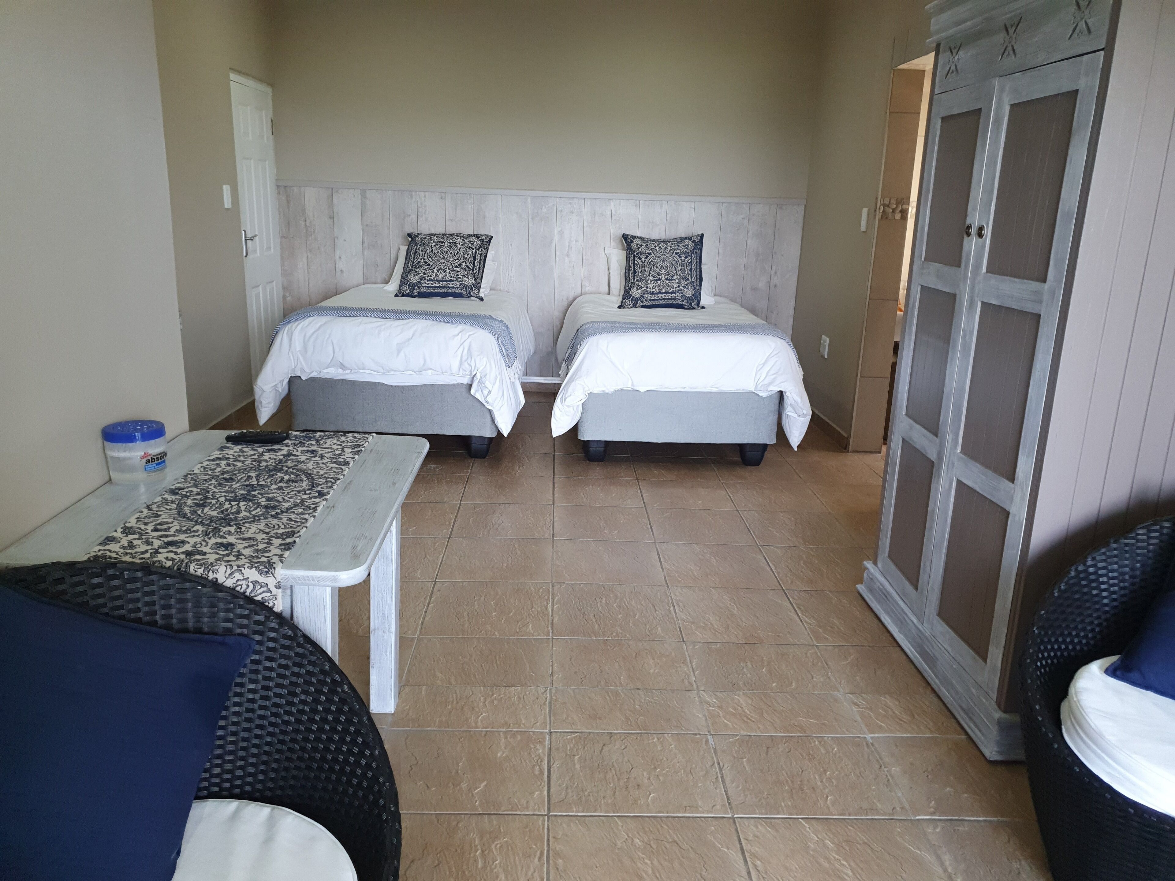 Dobbeltrom – standard | Sengetøy av topp kvalitet, dundyner og safe på rommet