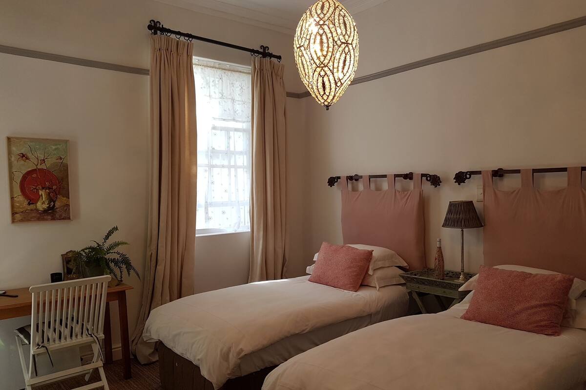 French Room | Free WiFi