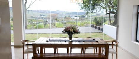 Casa superluxo, 4 quartos | Vista para o jardim