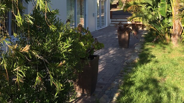 Unclassified image, 1 of 22, button - Shanka Villa (Cape Town)