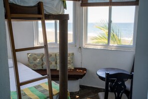 Egyptian cotton sheets, premium bedding, Tempur-Pedic beds, bed sheets - Marbella Eco Lodge (Taxisco)