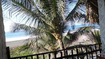 Habitacion Cuadruple No5 -con balcon frente al Mar | Water view