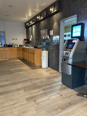 ฝ่ายต้อนรับ