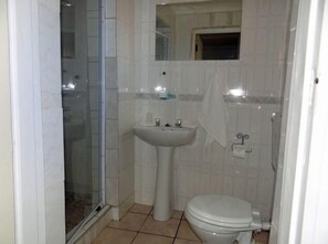 Shower - Aligeo Guest House (Senqu)