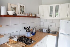 Treehouse@theebos  | Private kitchenette