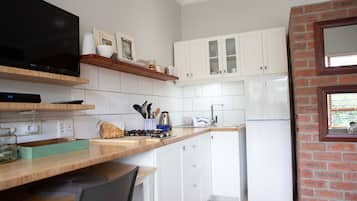 Kamar | Dapur pribadi | Lemari es besar, microwave, oven, dan kompor