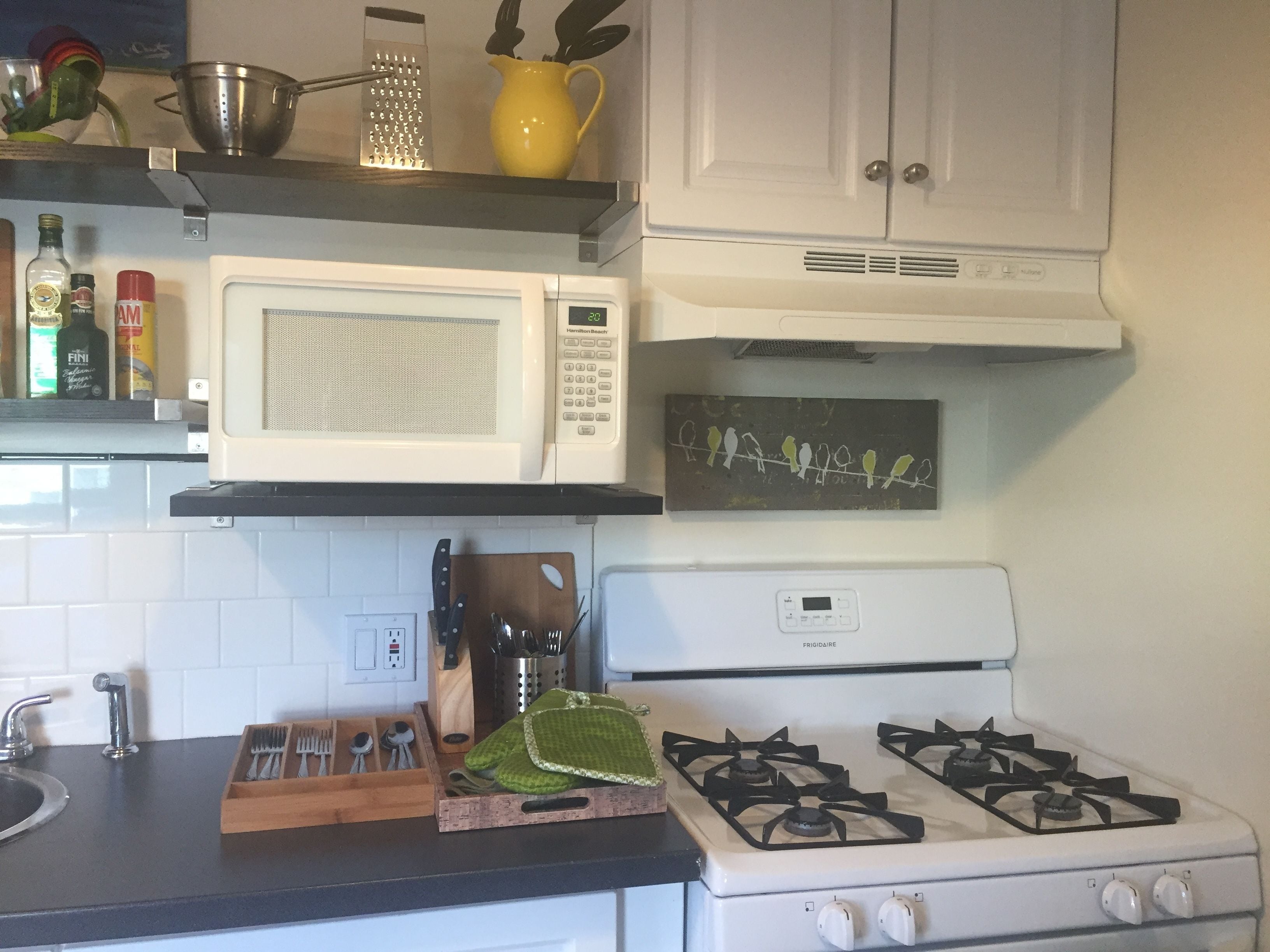 apartment queen | private kitchen | fridge, microwave, freezer