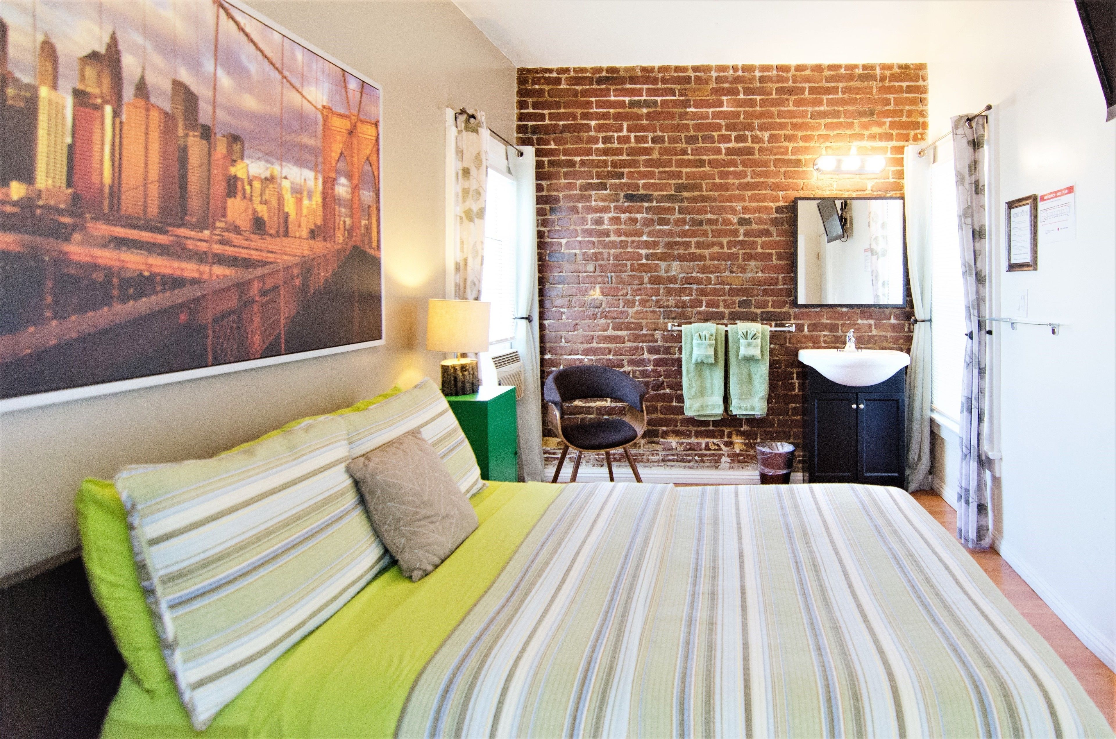 economy studio, 1 double bed, non smoking, private bathroom | 1 bedroom, premium bedding, individually decorated