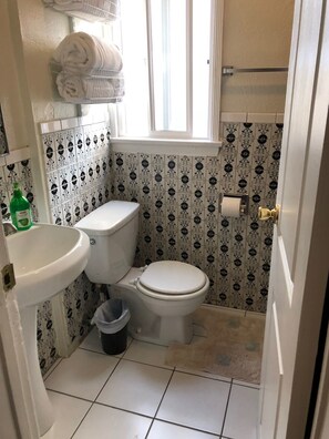 Casa, 2 camere da letto | Bagno | Combinazione doccia/vasca, set di cortesia gratuito, asciugamani