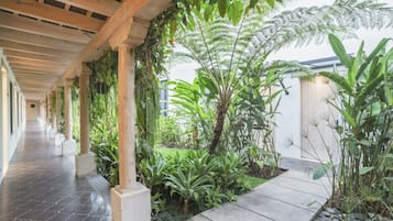 Standard Twin Room Garden View | 客房景觀