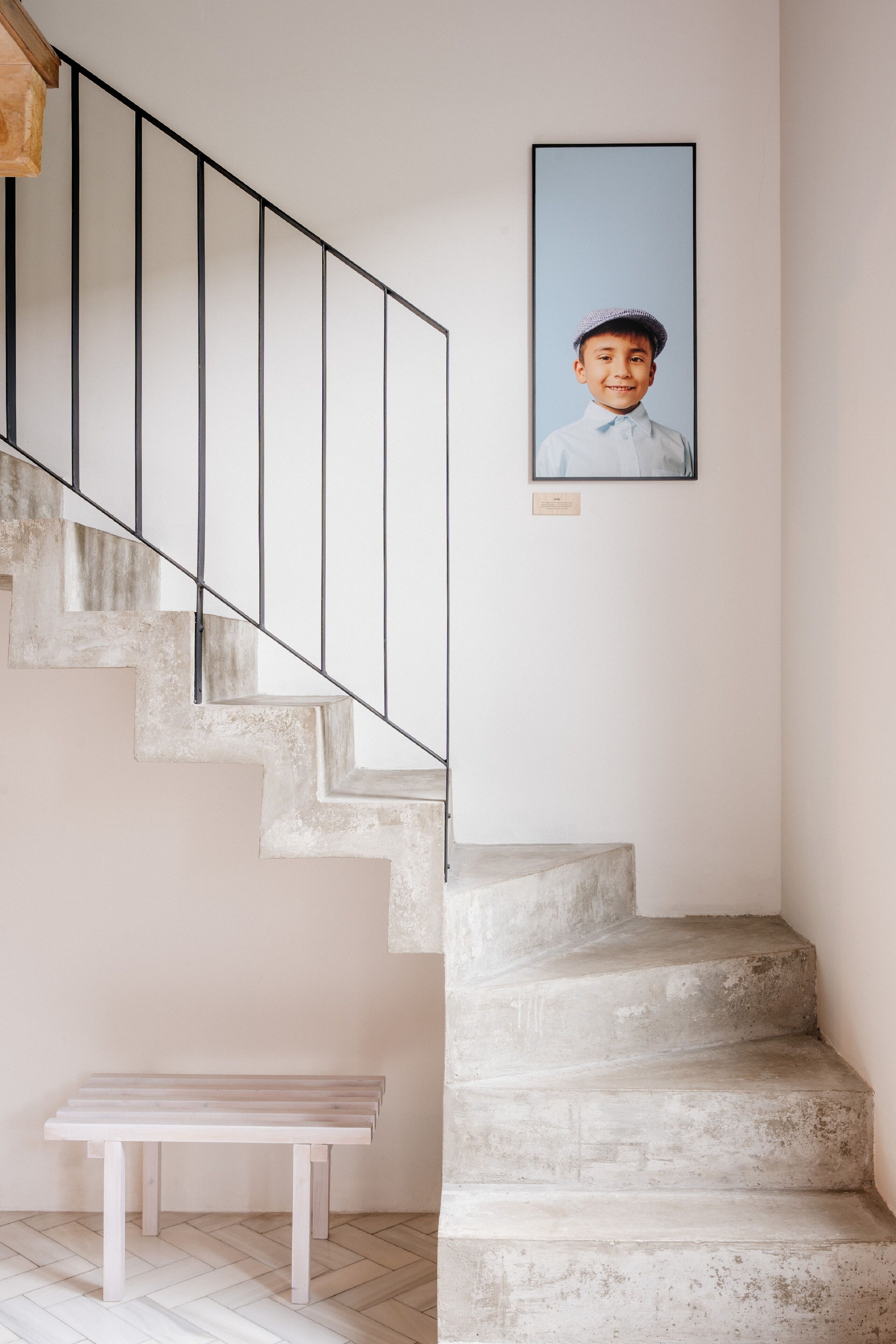 mezzanine room | living area