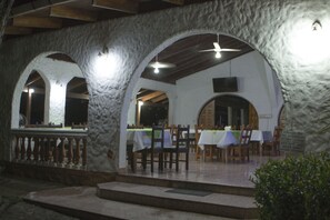 Café da manhã, almoço e jantar