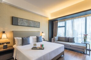 Classic Studio | Minibar, in-room safe, desk, blackout curtains - I’M Hotel (Makati)