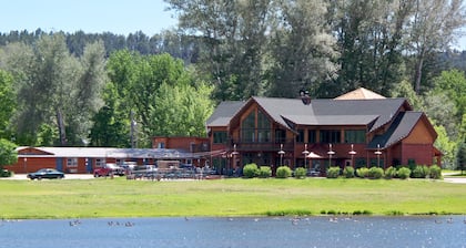 Canyon Lake Resort