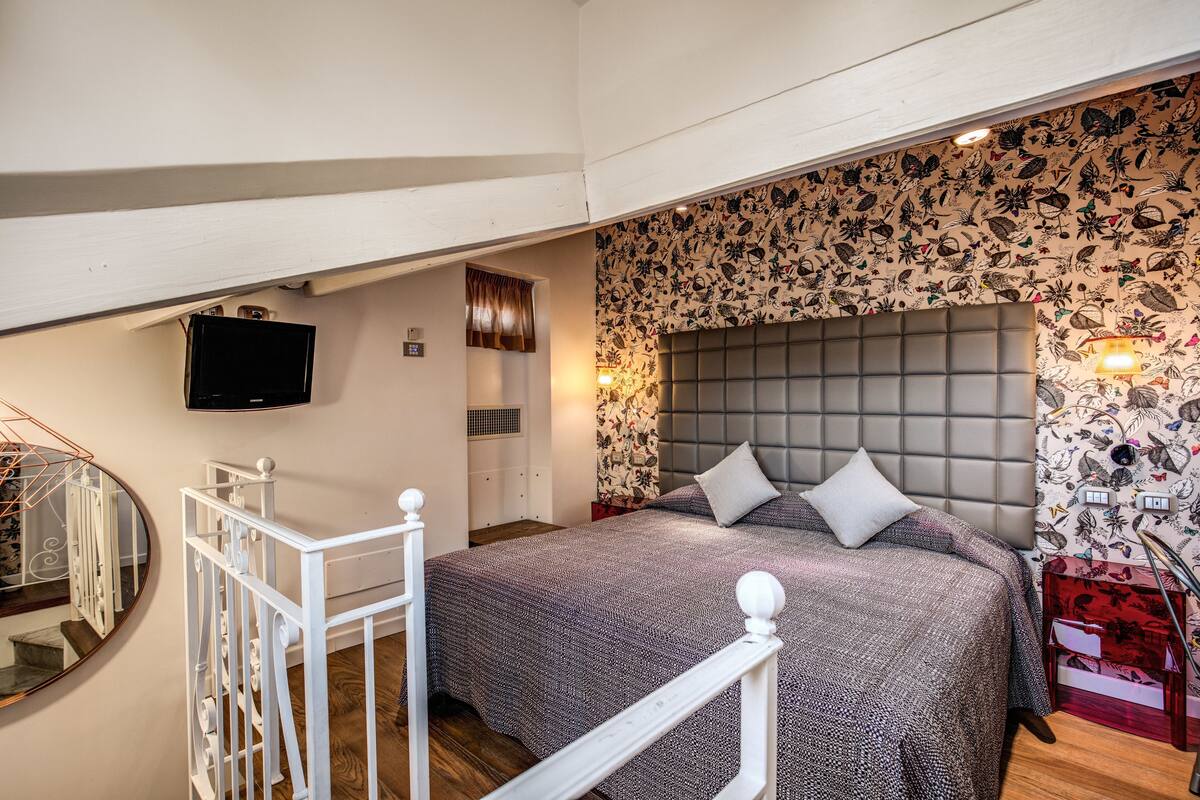 Double or Twin Room (Attic) | Premium bedding, minibar, in-room safe, desk