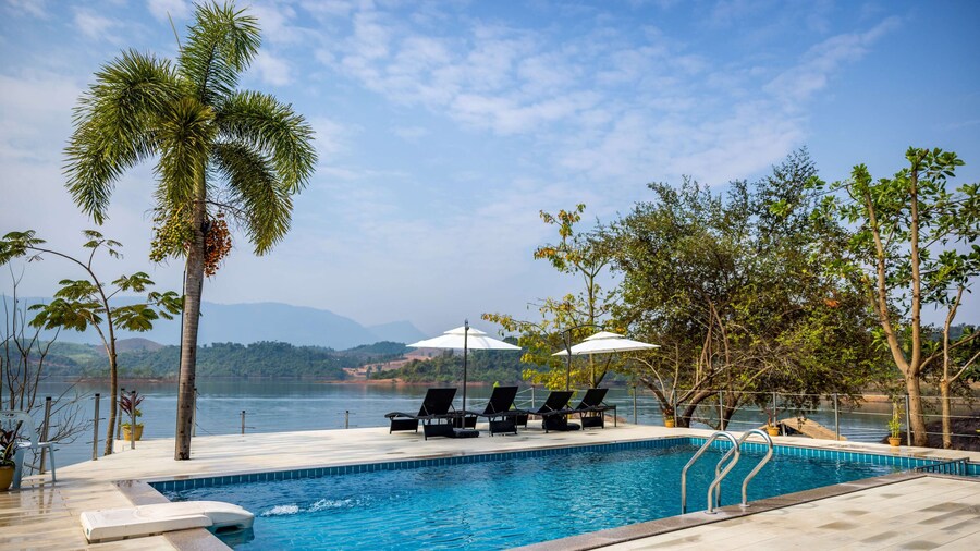 Sanctuary Nam Ngum Beach Resort