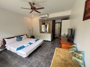 Ropa de cama de alta calidad y minibar 