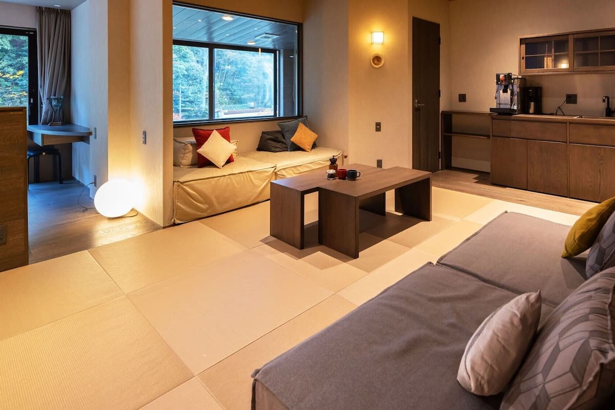 Familie suite | 2 slaapkamers, een strijkplank/strijkijzer, gratis wifi, beddengoed