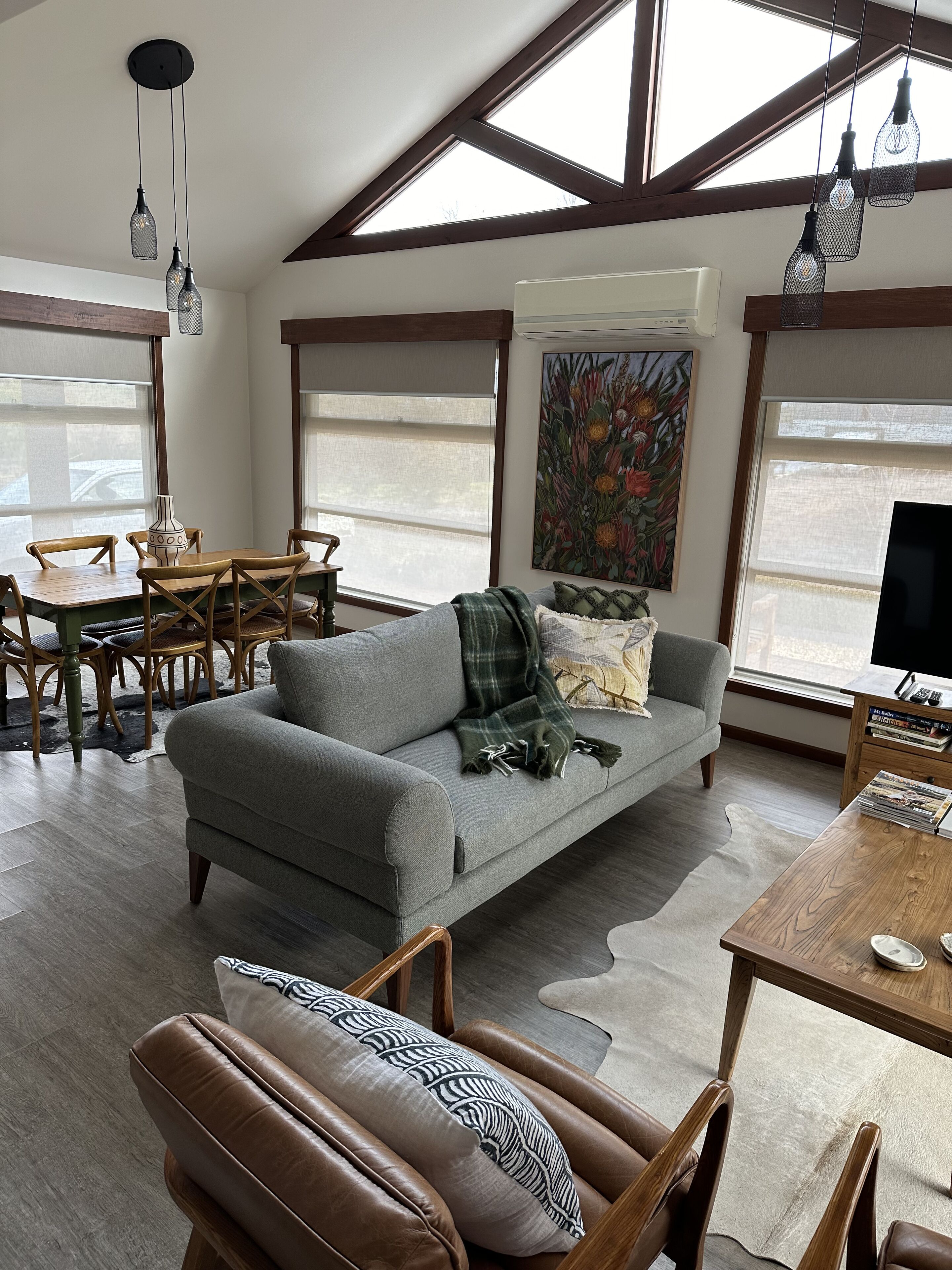 Cottage (Merrijig or River)  | Living area | Flat-screen TV