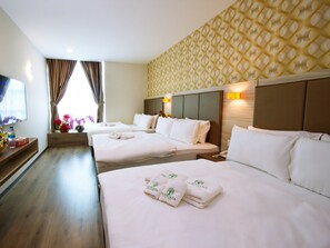 Family Queen 3 Room Window | Free minibar items, desk, iron/ironing board, free WiFi - Tropicana Boutique Hotel (Muar)