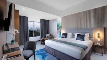 Premier Suite | Desk, rollaway beds, free WiFi, bed sheets