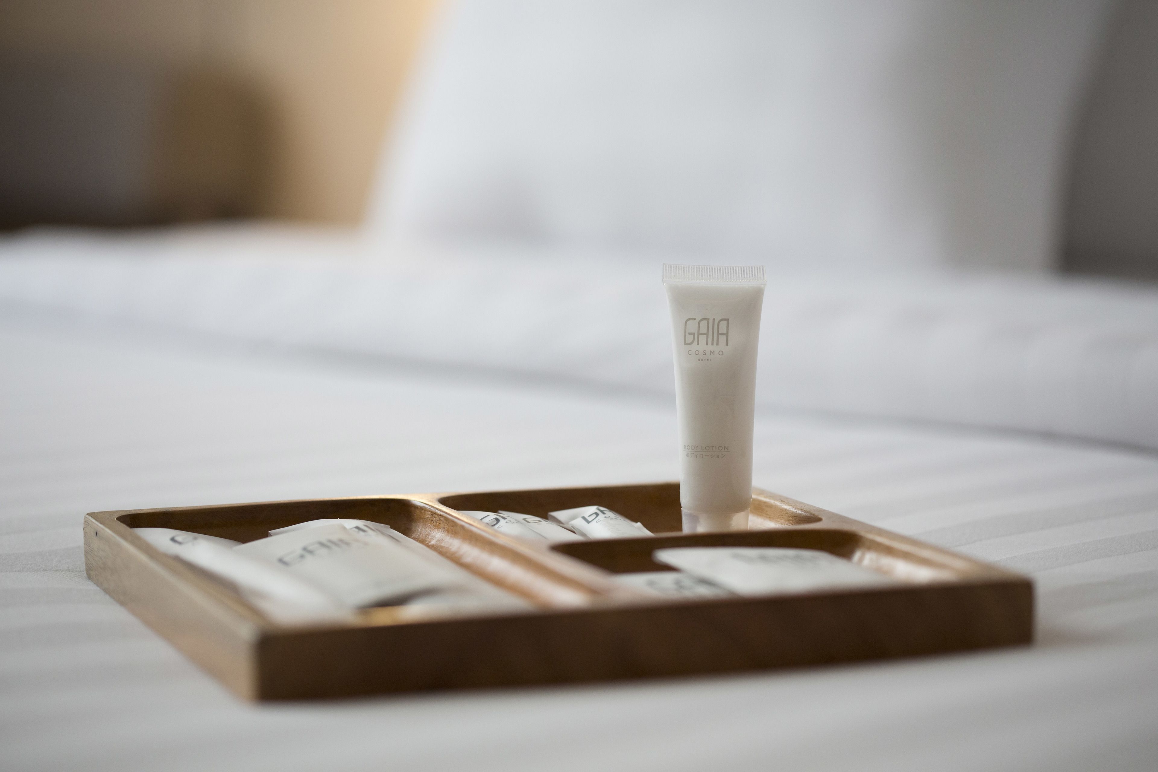 deluxe city view twin  | bathroom amenities | free toiletries, hair dryer, slippers, towels