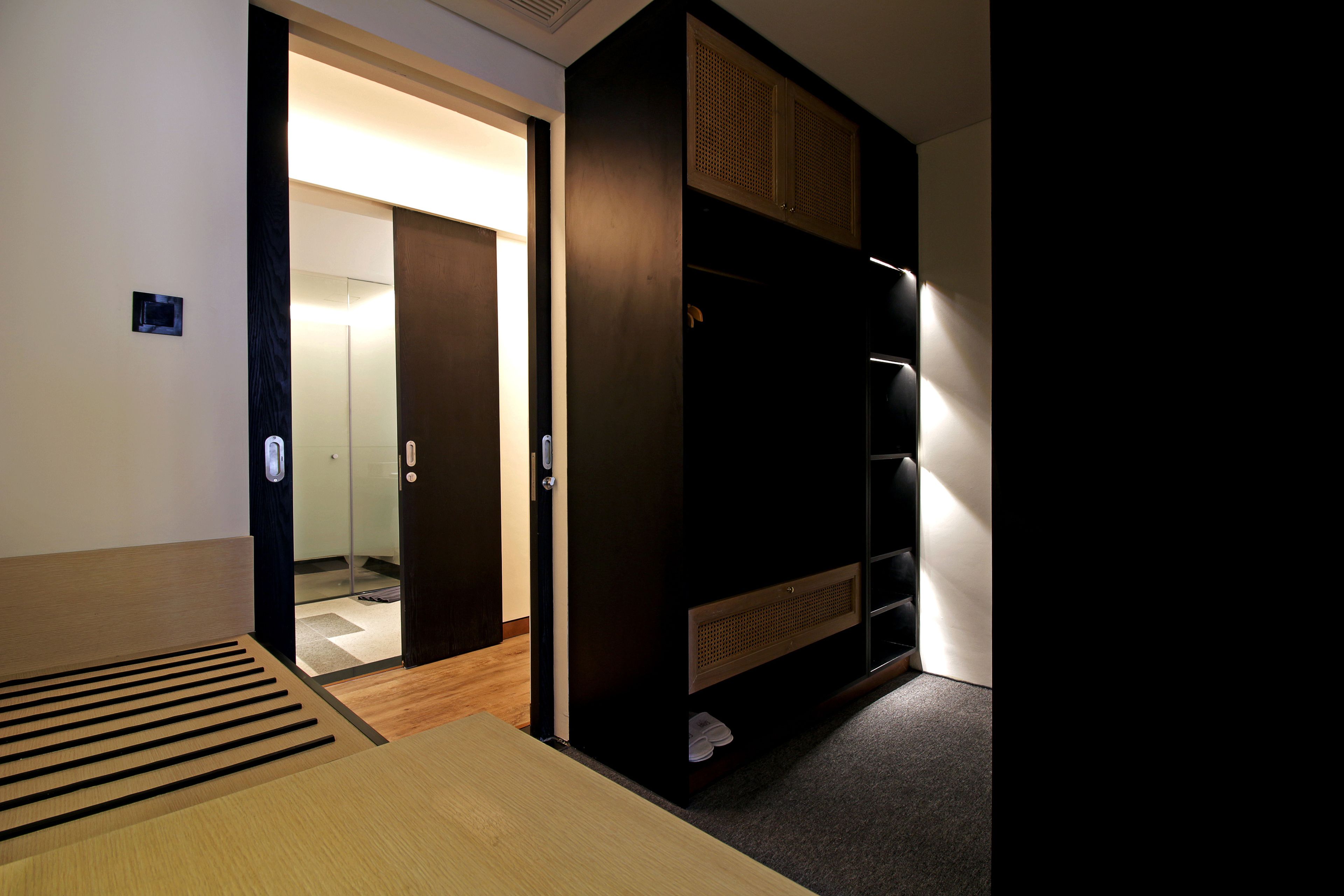 executive suite | private kitchen | coffee/tea maker, electric kettle