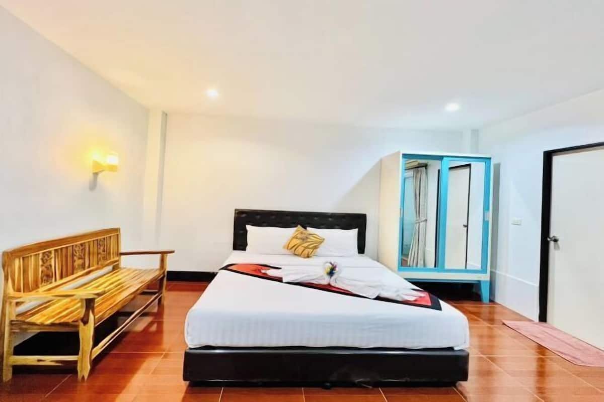 Masa, güneşlik/perde, ücretsiz kablosuz İnternet, çarşaf takımı