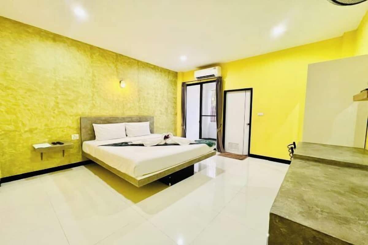 Masa, güneşlik/perde, ücretsiz kablosuz İnternet, çarşaf takımı