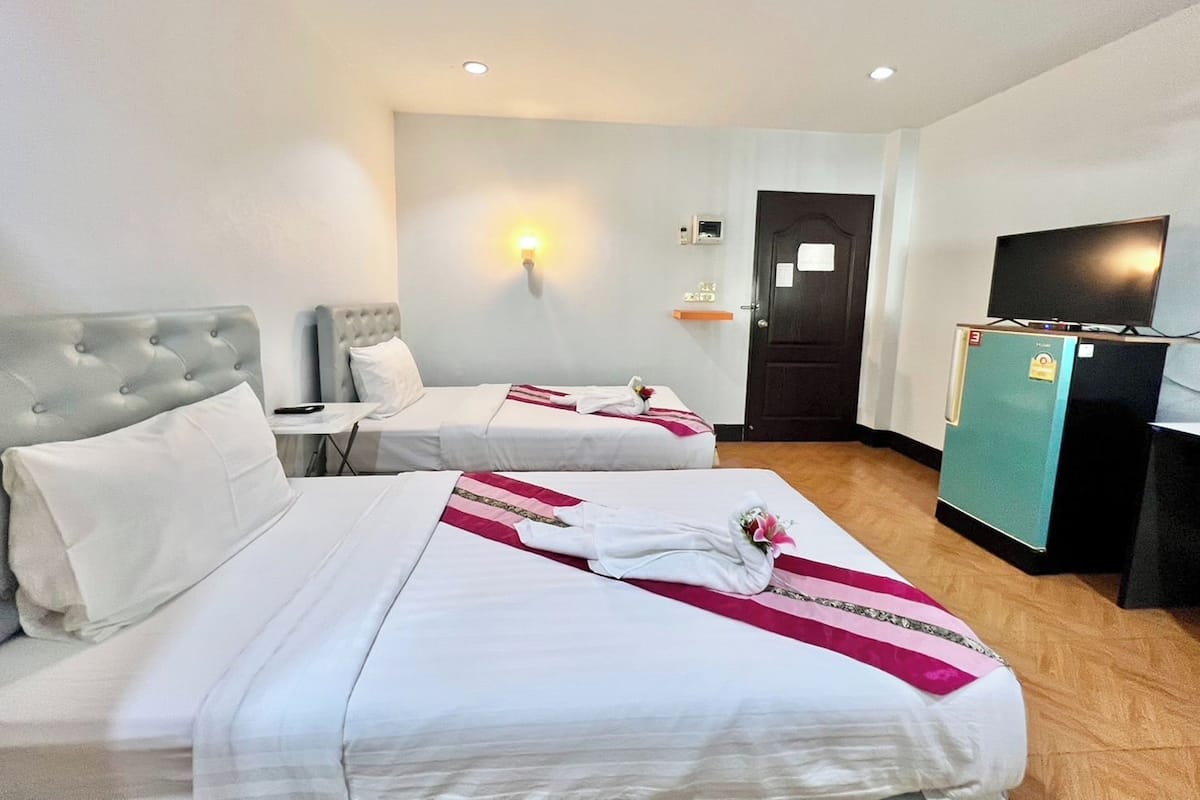 İki Ayrı Yataklı Oda | Masa, güneşlik/perde, ücretsiz kablosuz İnternet, çarşaf takımı