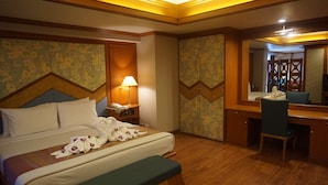 Executive Suite | Minibar, caja fuerte, escritorio y cunas gratuitas