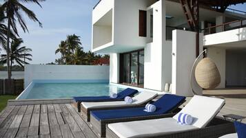 Sun deck