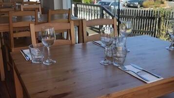 2 restaurants, breakfast, lunch, dinner served; Mediterranean cuisine