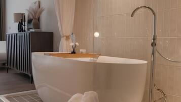 Winding Land 1920 Villa | Bathroom | Separate tub and shower, hair dryer, slippers, towels