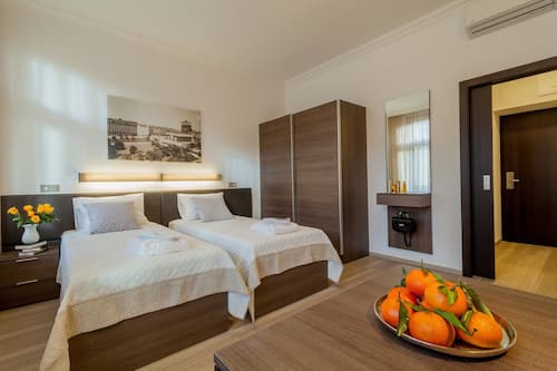 Superior Studio, Kitchenette, City View