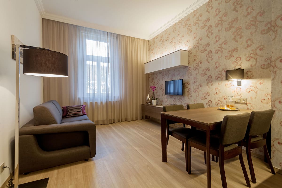 Deluxe Apartment, Kitchenette, Courtyard View | View from room