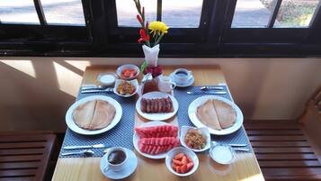 Petit déjeuner continental compris