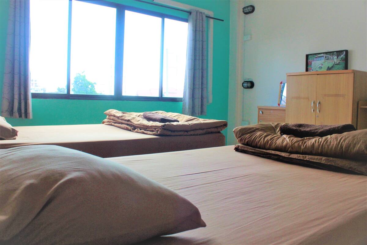 Rollaway beds, free WiFi