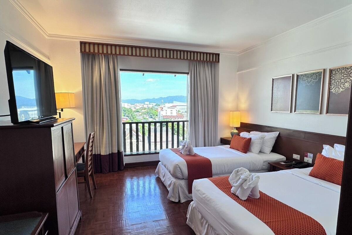 Minibar, desk, blackout curtains, free WiFi