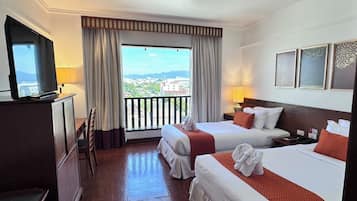 Classic Room | Minibar, desk, blackout curtains, free WiFi