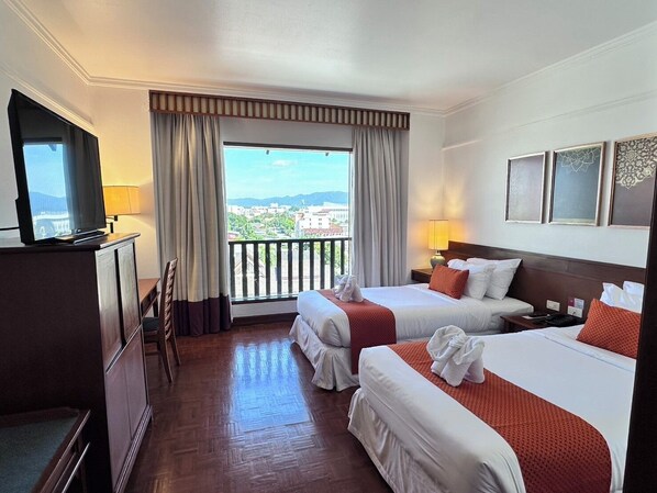 Minibar, desk, blackout curtains, free WiFi