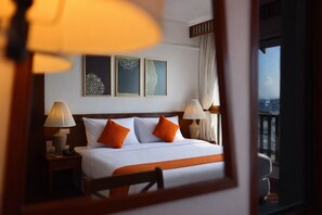 Minibar, escriptori, cortines opaques i wifi gratuïta 